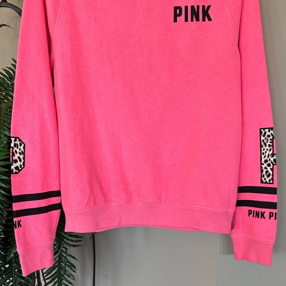 Vintage PINK Victoria's Secret Hot Pink Crew Neck Sweatshirt Leopard Print Y2K - Picture 3 of 13
